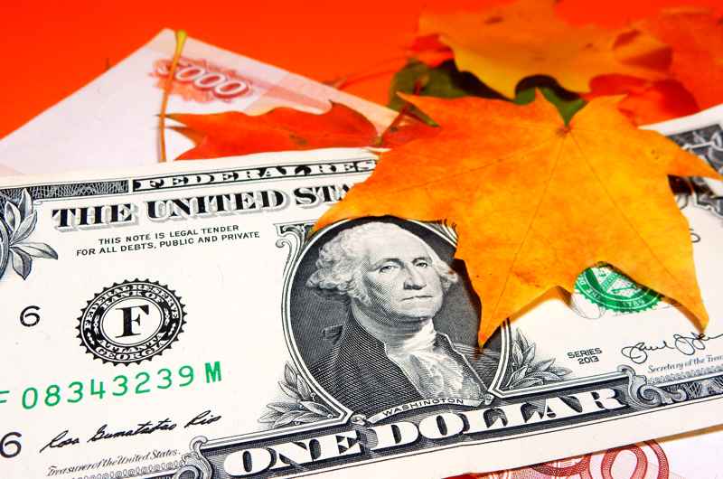 Доллар и российский рубль дружно дешевеют 4 октября на БВФБ