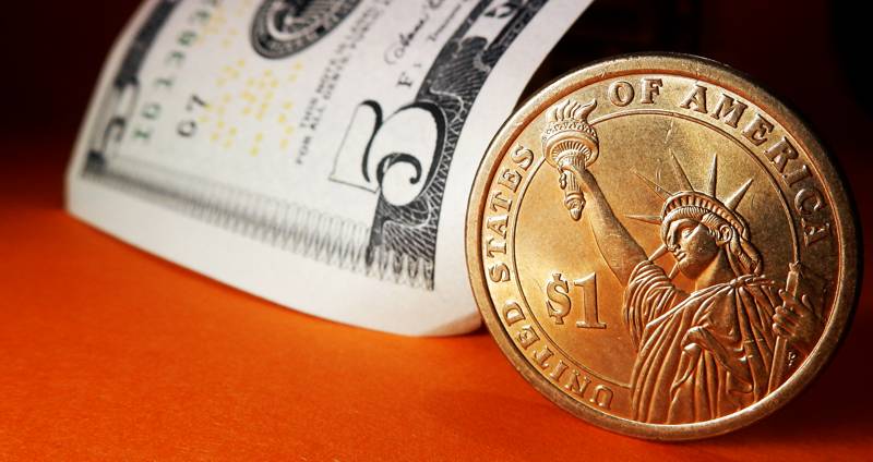 Доллар продолжит дорожать к евро в ближайшей перспективе