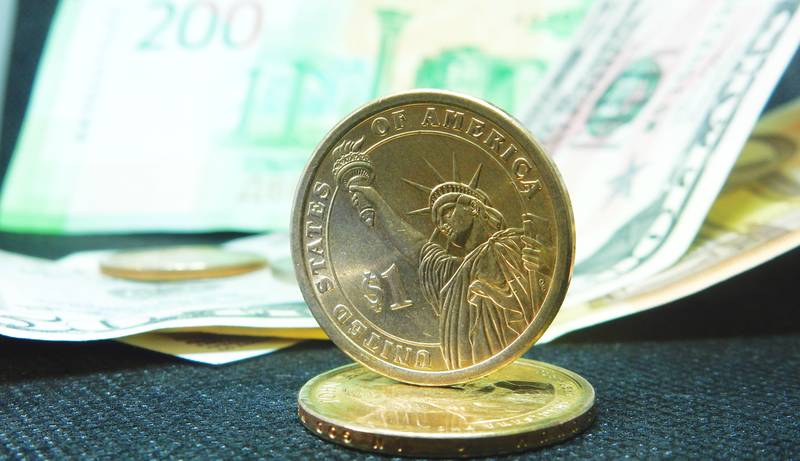 Доллар будет дорожать к евро в ближайшей перспективе