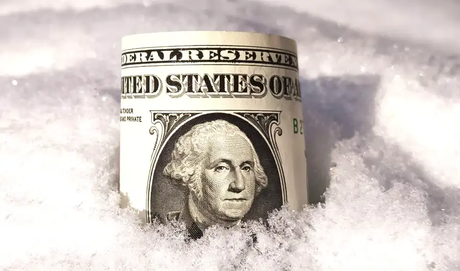 Доллар пошёл на дно